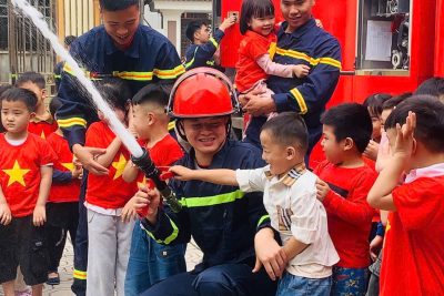 TRẢI NGHIỆM PCCC – BÀI HỌC AN TOÀN ĐẦU ĐỜI CHO CÁC BÉ !
